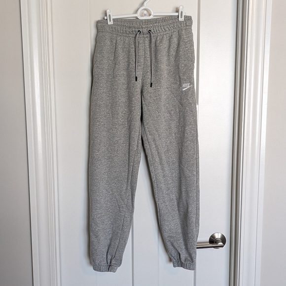 Nike Essentials Grey Fleece Sweatpant Joggers sz S - Picture 1 of 4